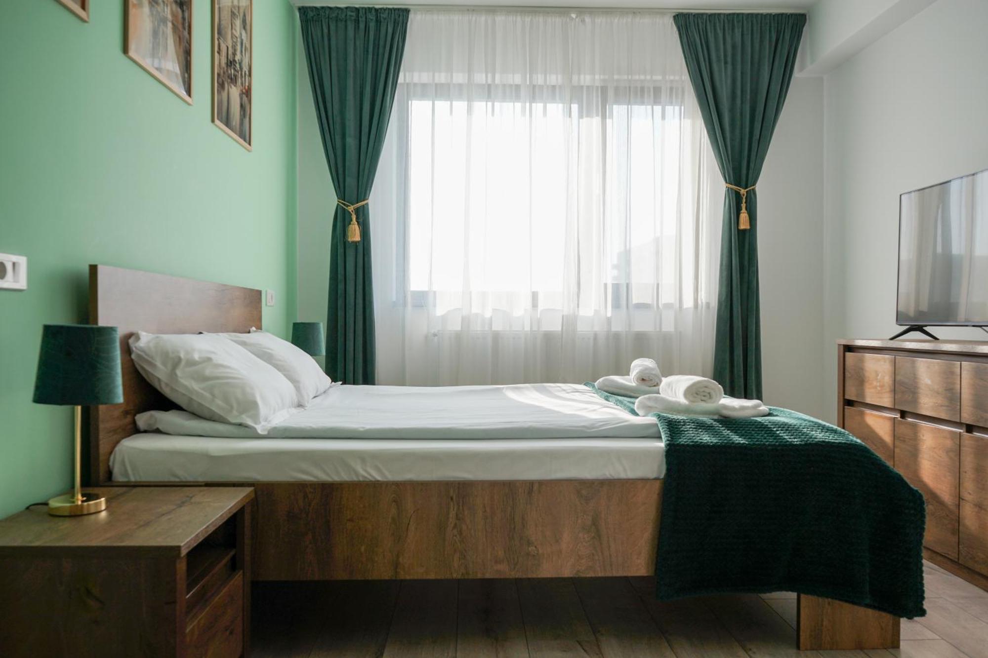 בראשוב Mirandis Apartments - Comfort & Private Parking Near Coresi Mall מראה חיצוני תמונה