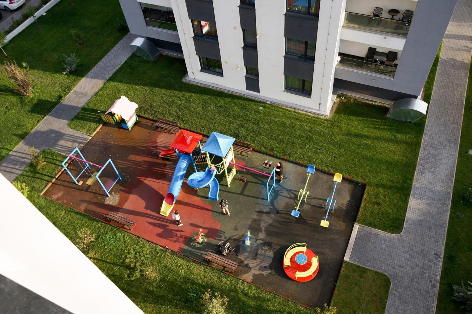 בראשוב Mirandis Apartments - Comfort & Private Parking Near Coresi Mall מראה חיצוני תמונה
