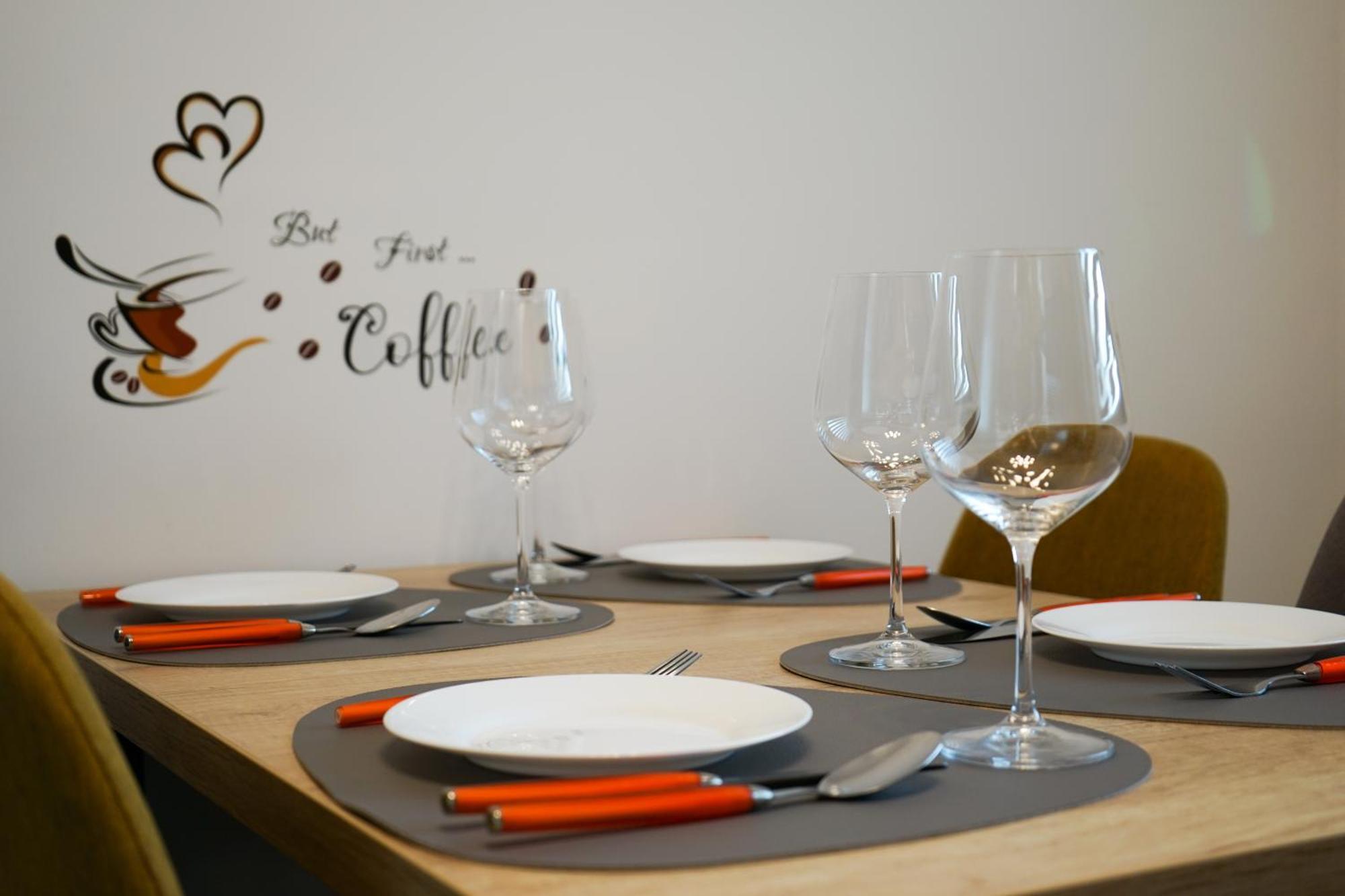 בראשוב Mirandis Apartments - Comfort & Private Parking Near Coresi Mall מראה חיצוני תמונה