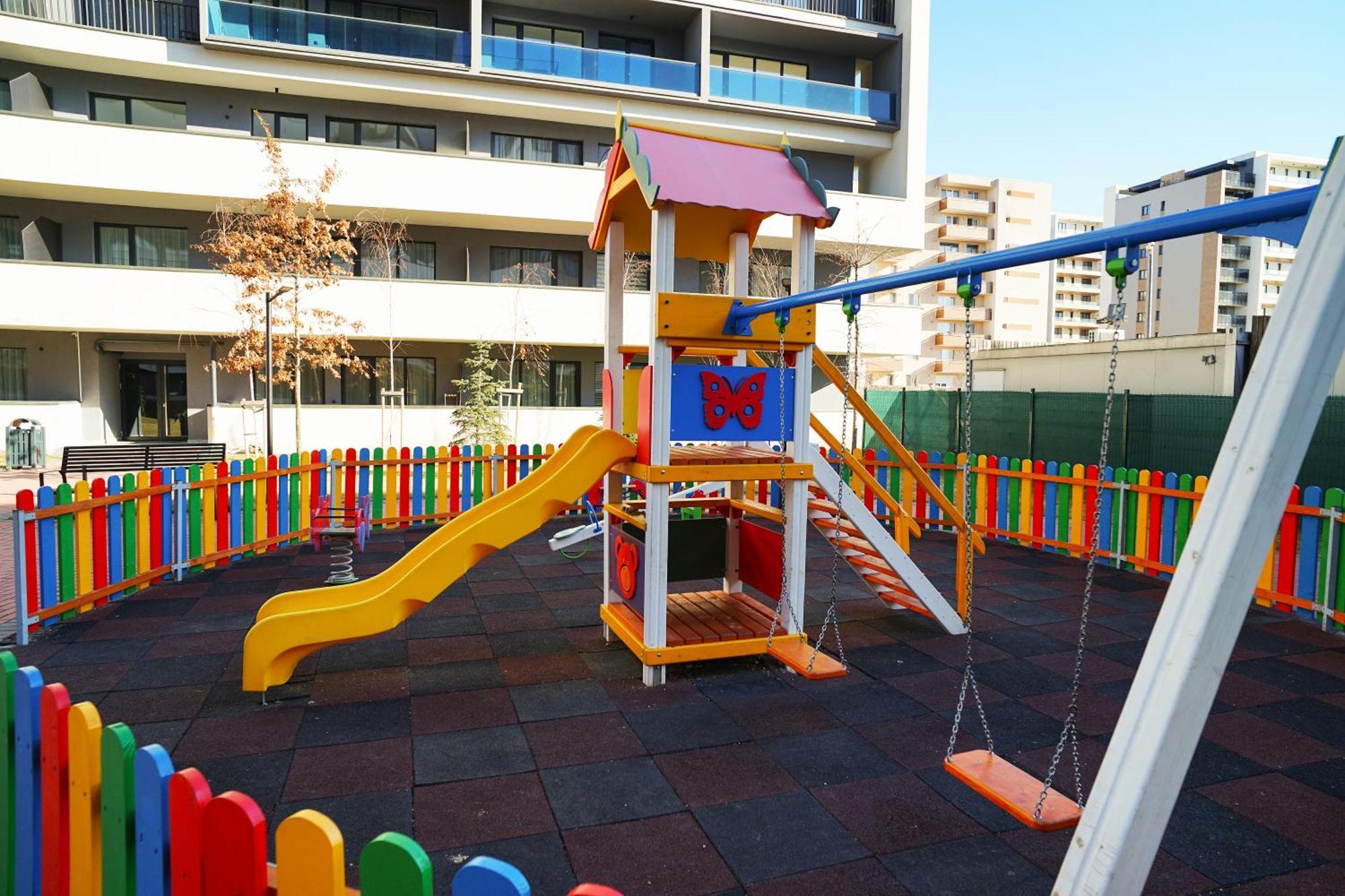 בראשוב Mirandis Apartments - Comfort & Private Parking Near Coresi Mall מראה חיצוני תמונה