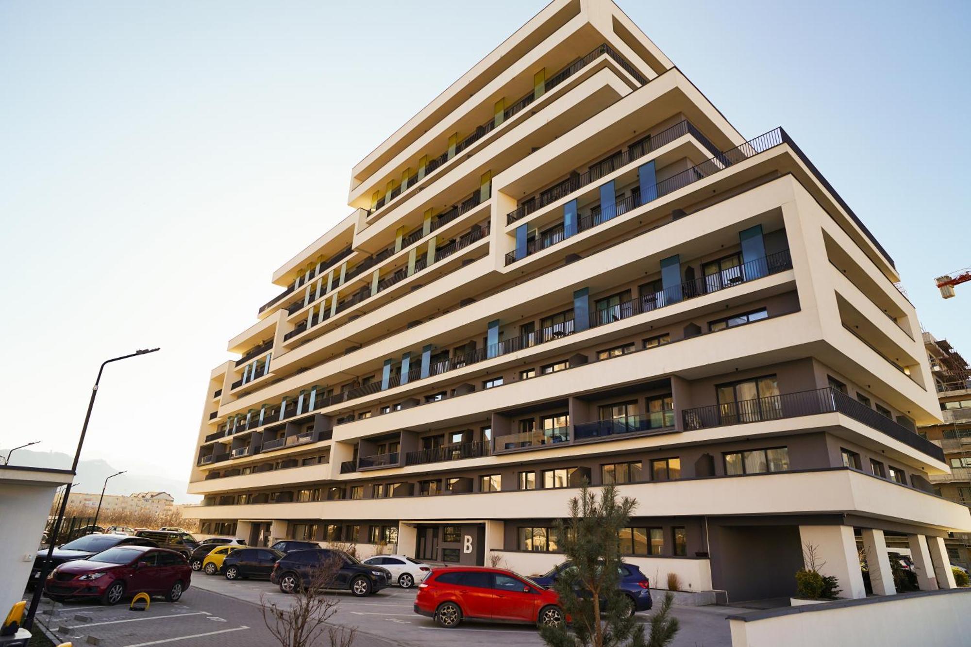 בראשוב Mirandis Apartments - Comfort & Private Parking Near Coresi Mall מראה חיצוני תמונה