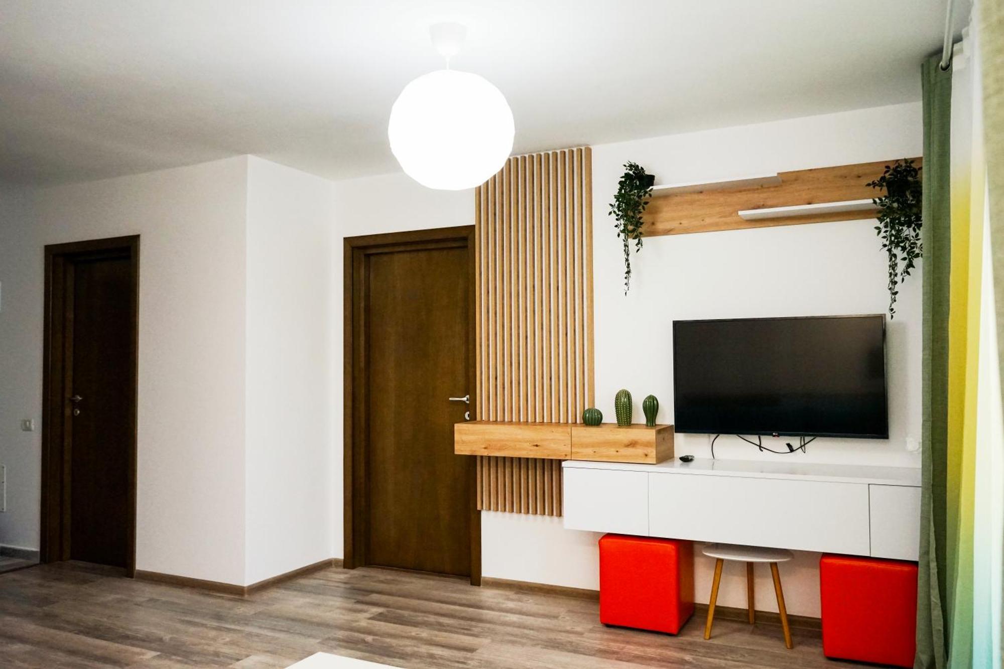 בראשוב Mirandis Apartments - Comfort & Private Parking Near Coresi Mall מראה חיצוני תמונה